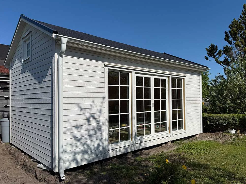 svenska-skalhus-kundbild-attefallshus-kolonilott